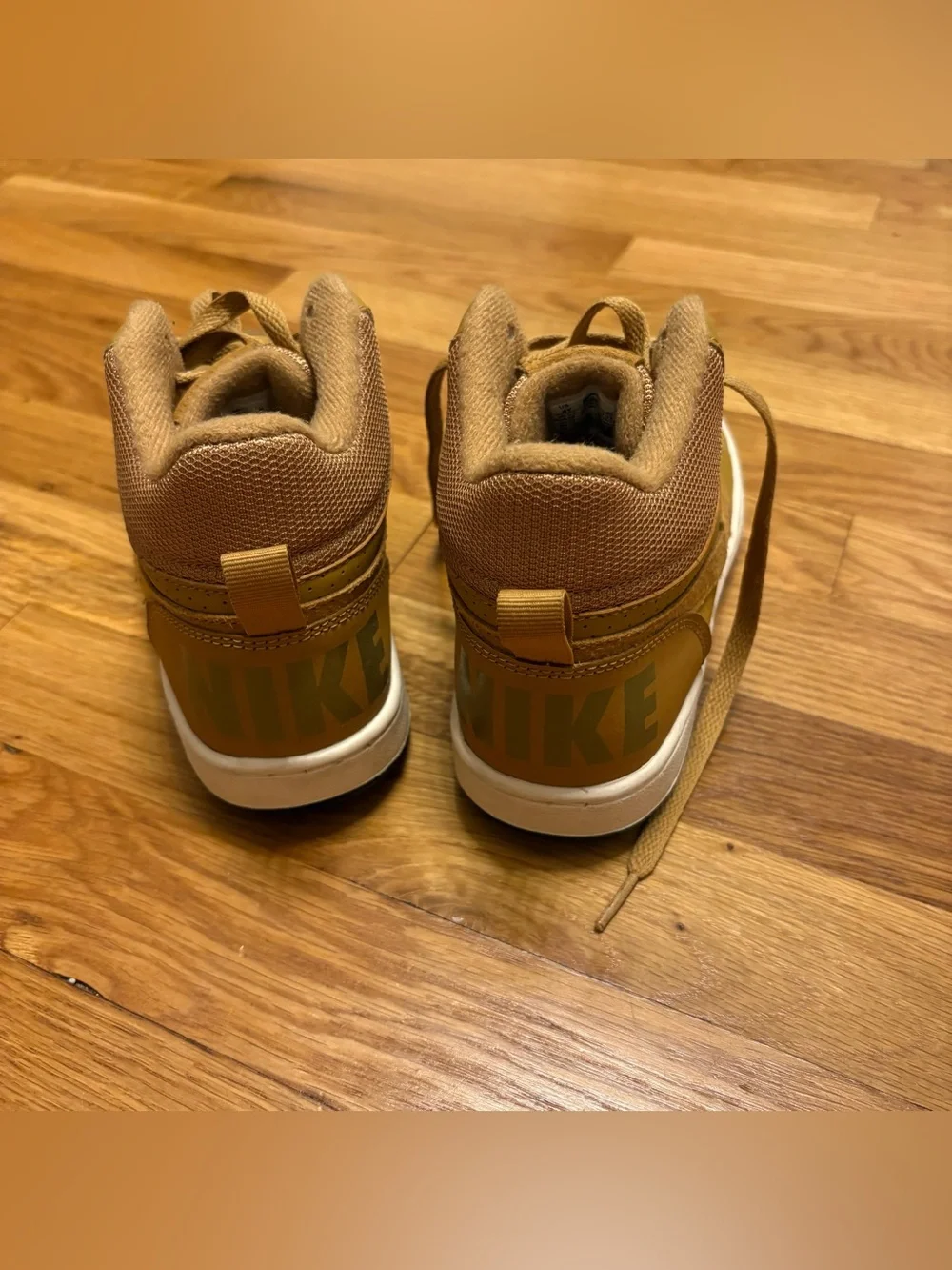 Nike Court Borough Mid GS 'Yellow Wheat' size 4 kids
